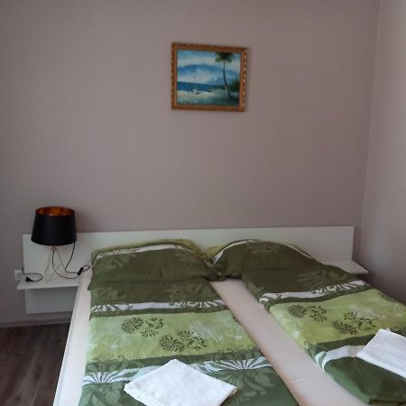 Hanna Apartman Apartment Balatonlelle Exterior foto