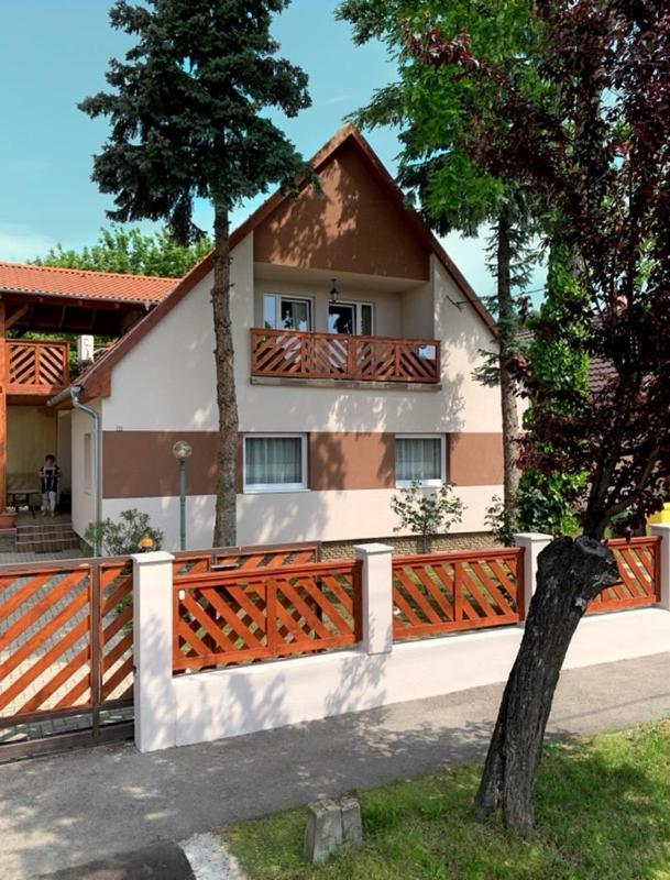 Hanna Apartman Apartment Balatonlelle Exterior foto