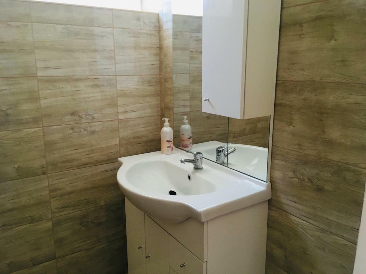 Hanna Apartman Apartment Balatonlelle Exterior foto